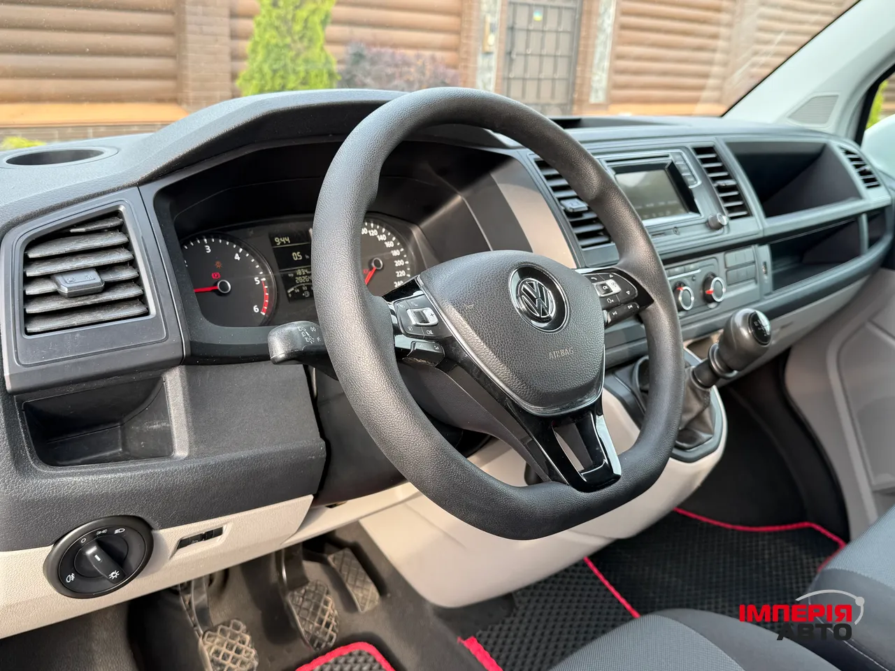 Volkswagen Transporter - фото 36