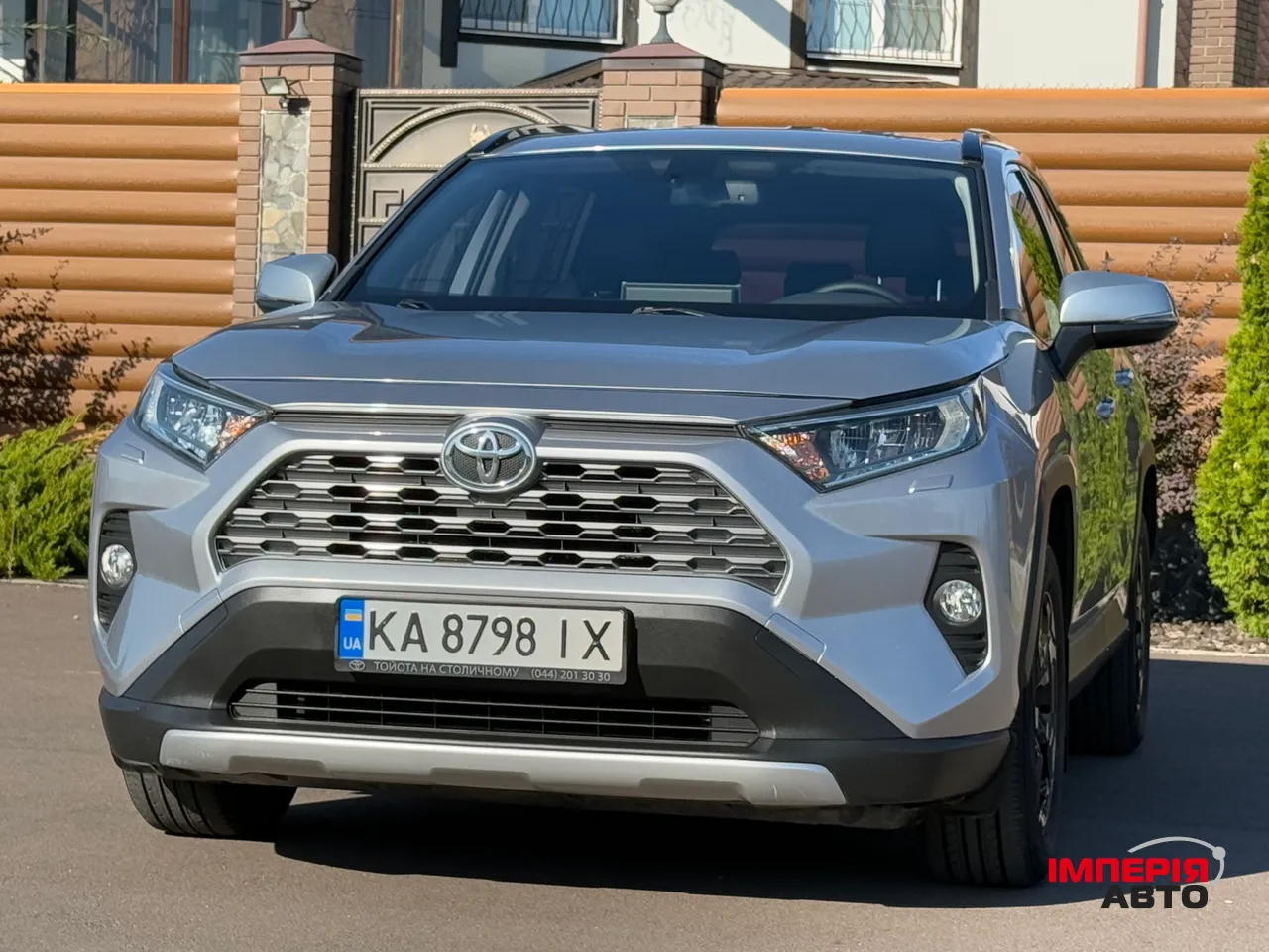 Toyota RAV4 - фото 5