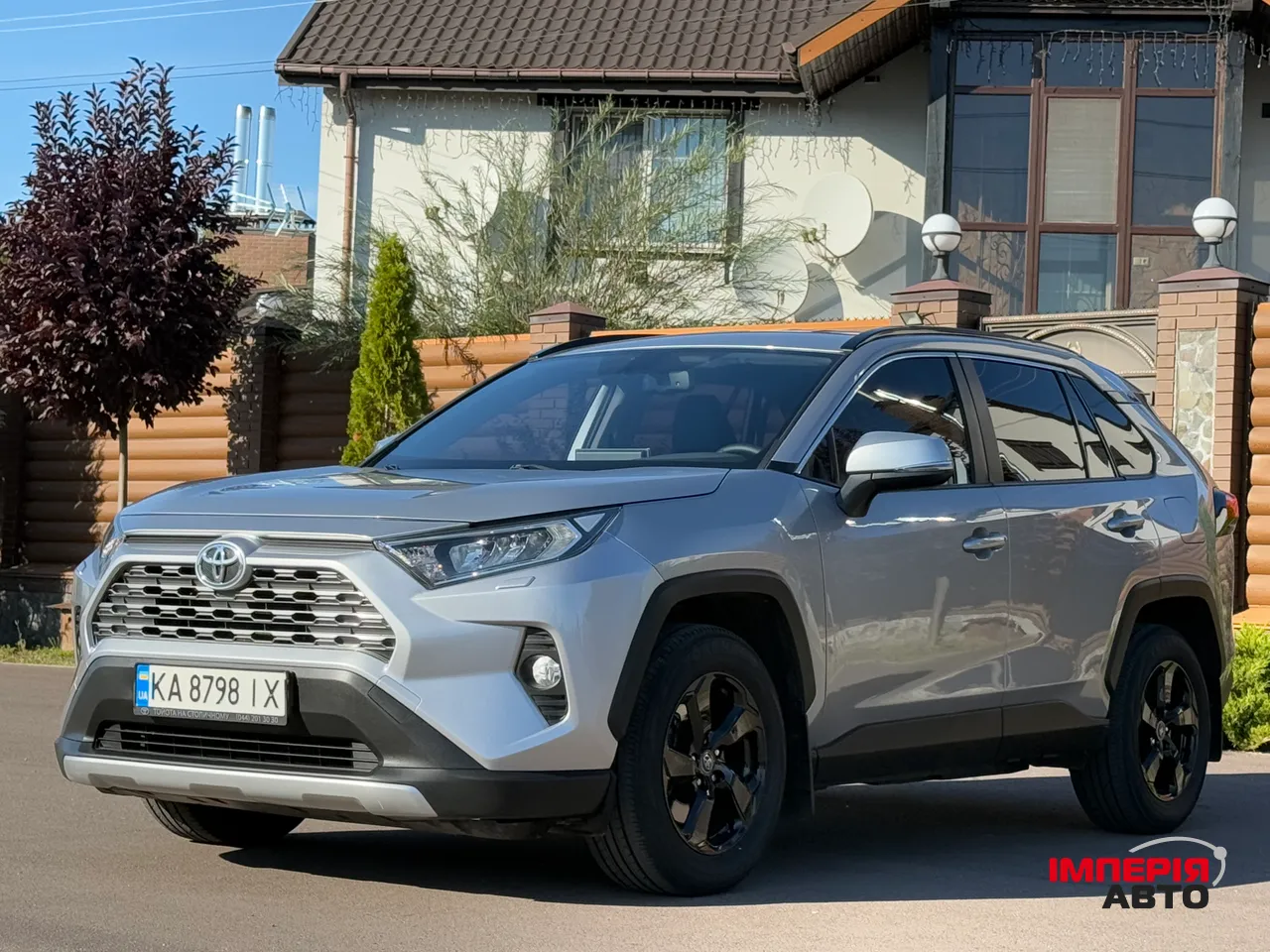 Toyota RAV4 - фото 9