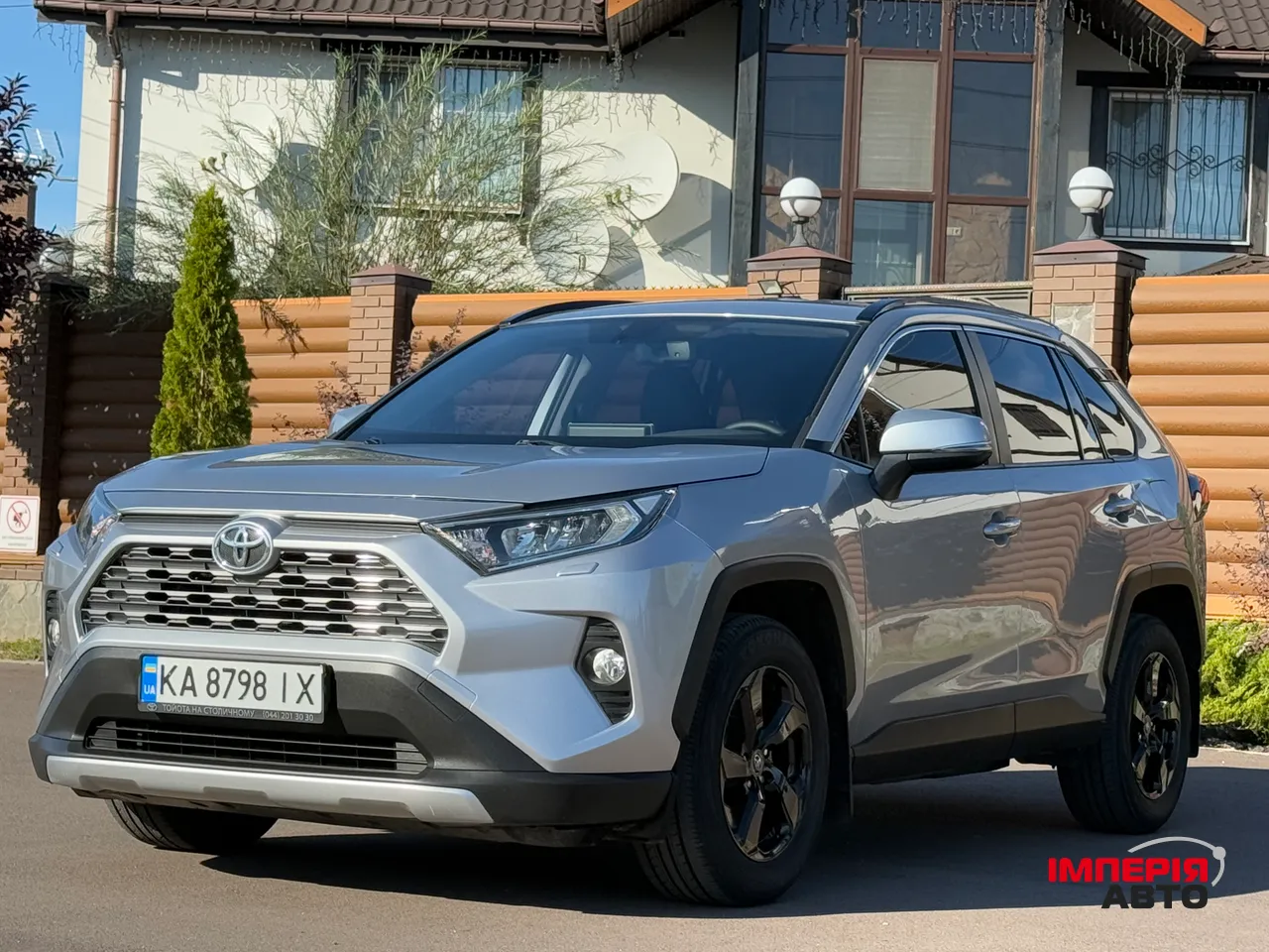 Toyota RAV4 - фото 7