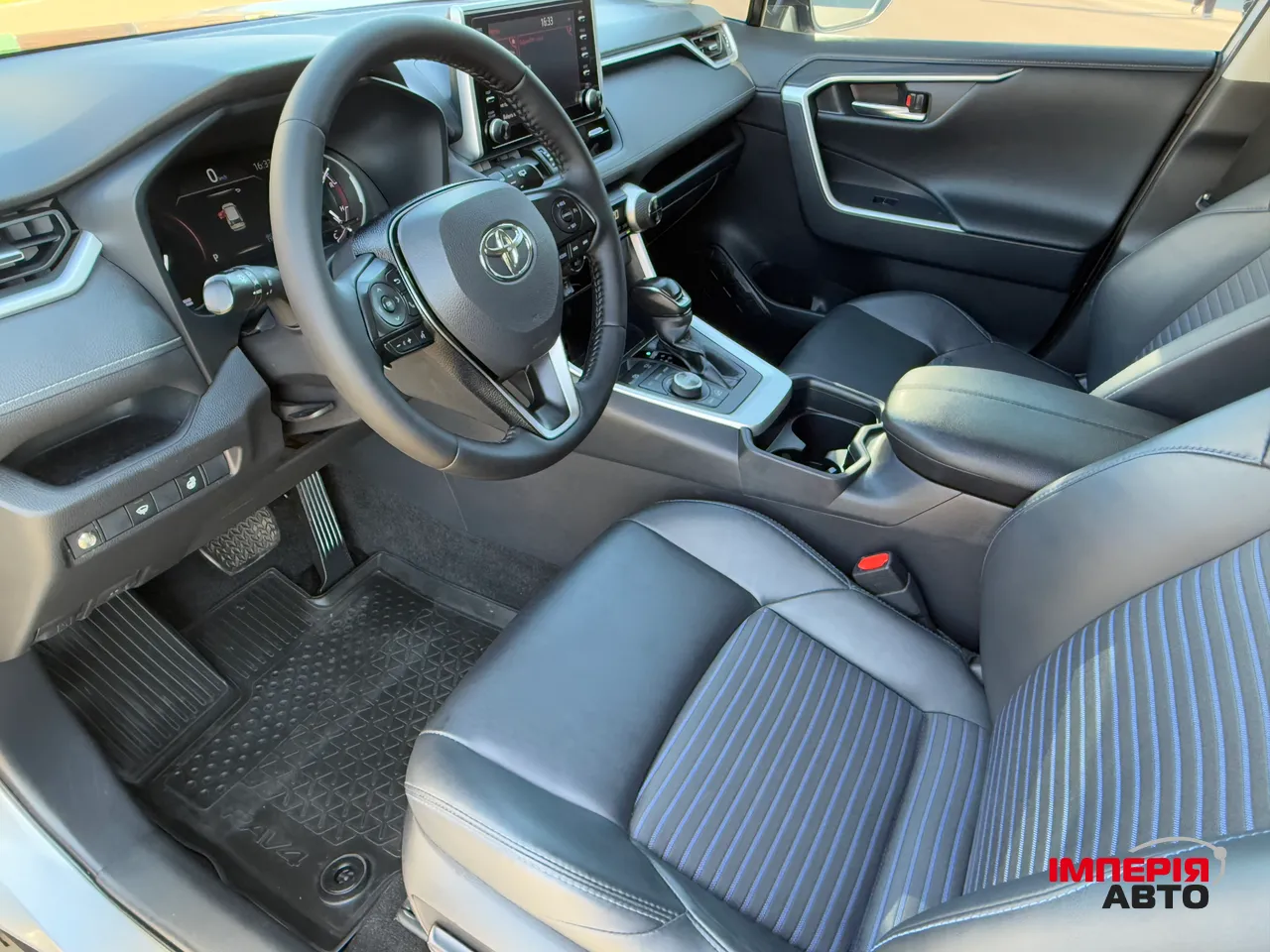 Toyota RAV4 - фото 48