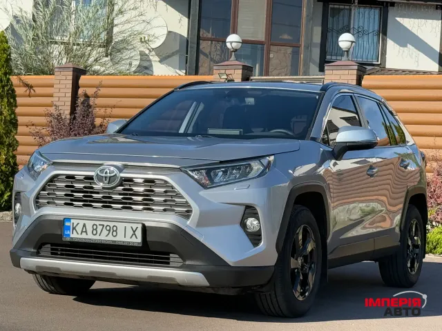 Toyota RAV4 - фото 5