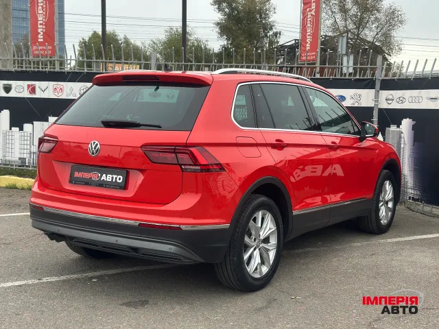 Volkswagen Tiguan - фото 4