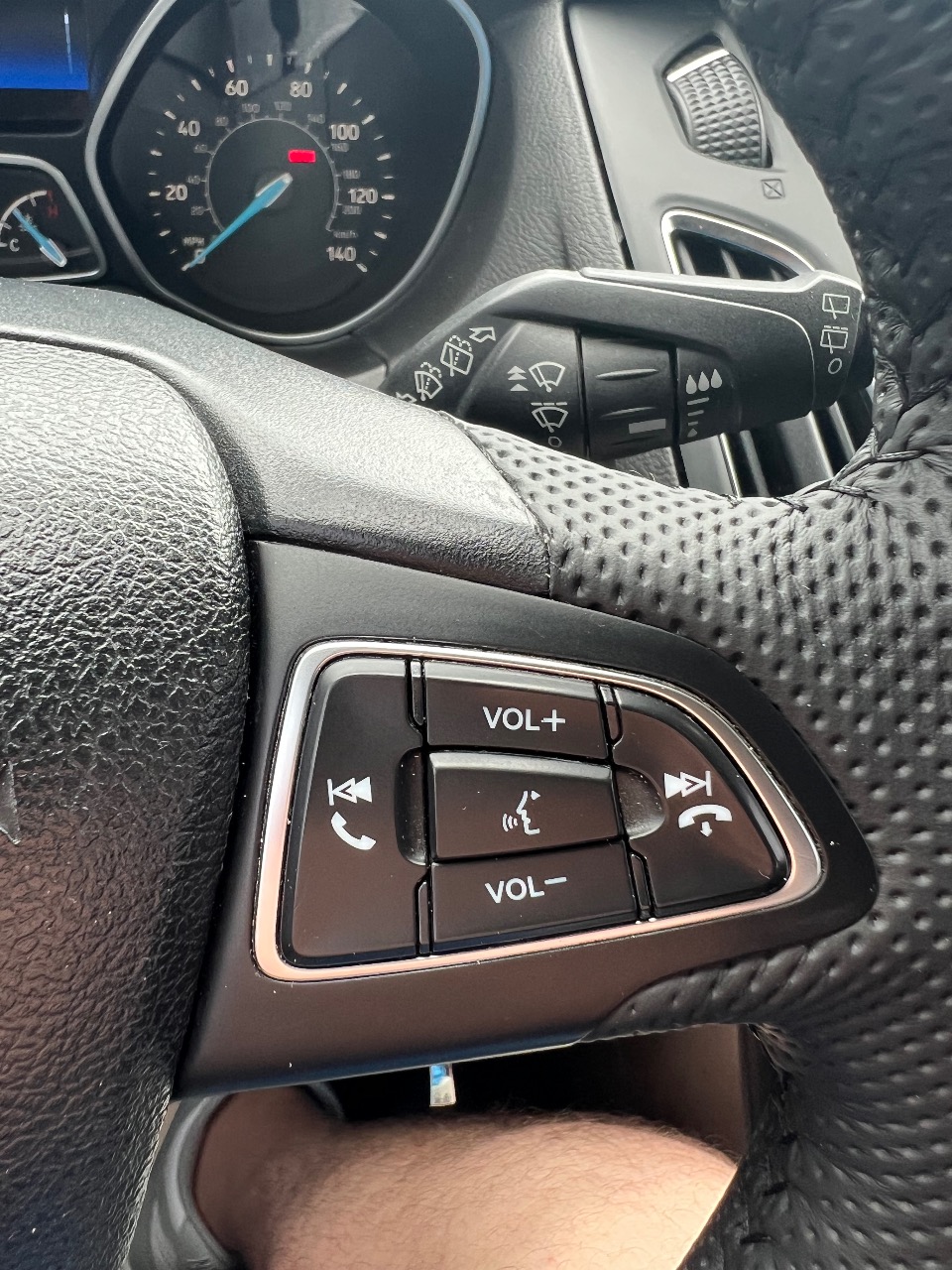 Ford Focus - фото 19