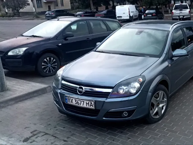 Opel Astra - фото 1