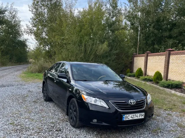 Toyota Camry - зображення 1