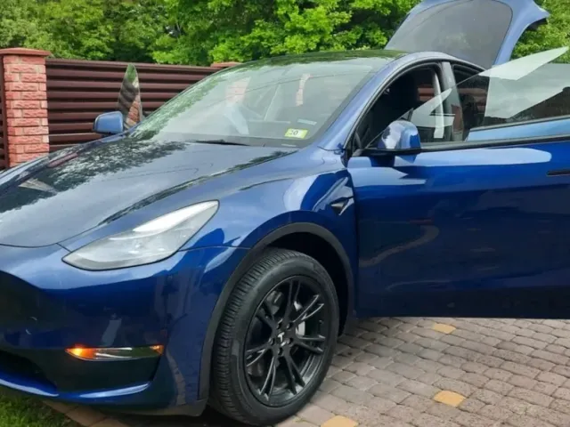 Tesla Model Y - фото 3