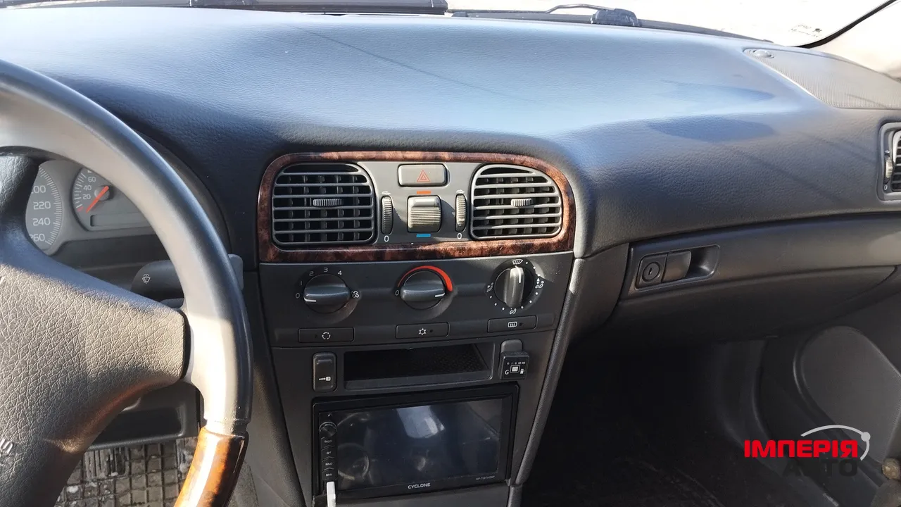 Volvo S40 - фото 3