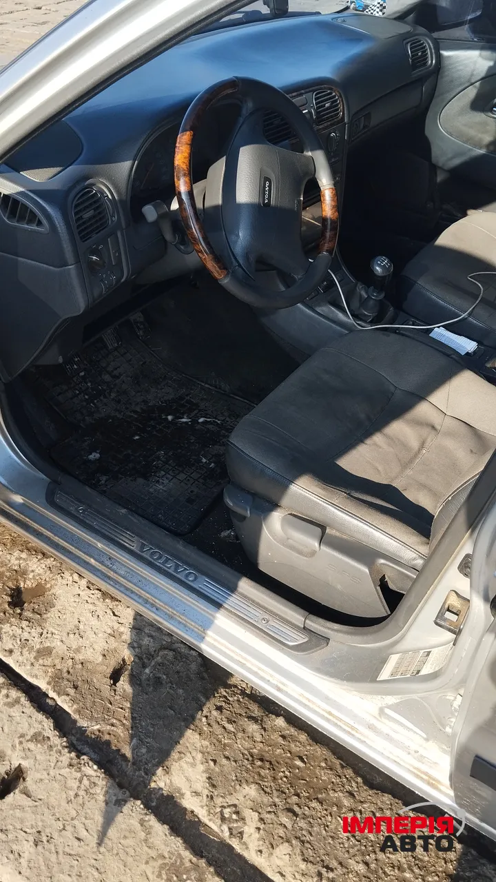 Volvo S40 - фото 4