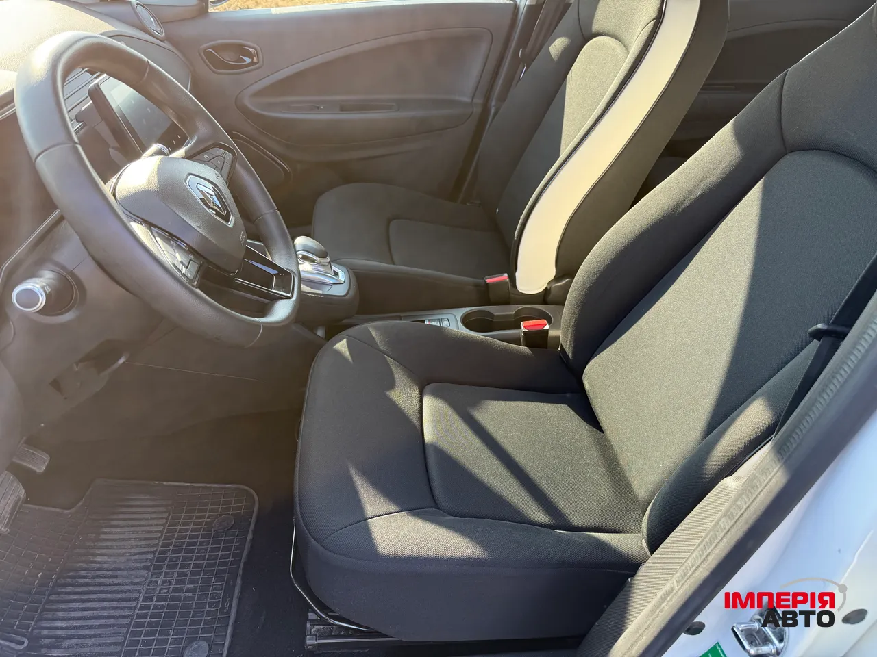 Renault ZOE - фото 21