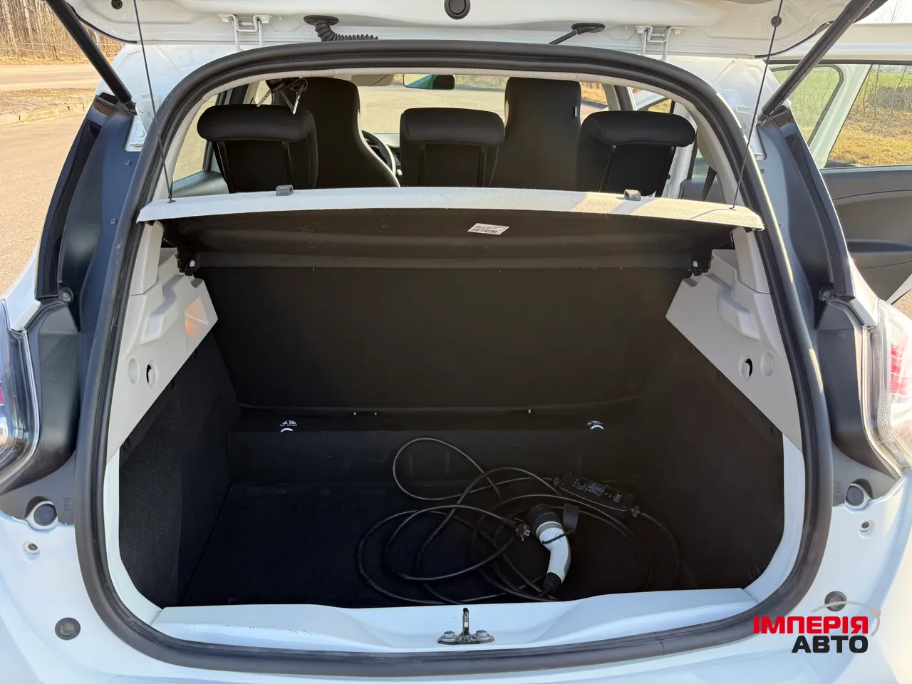 Renault ZOE - фото 16