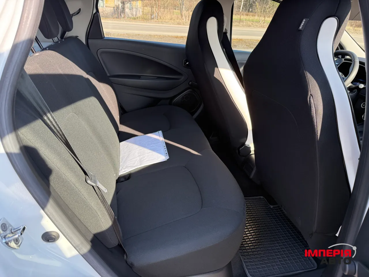 Renault ZOE - фото 25