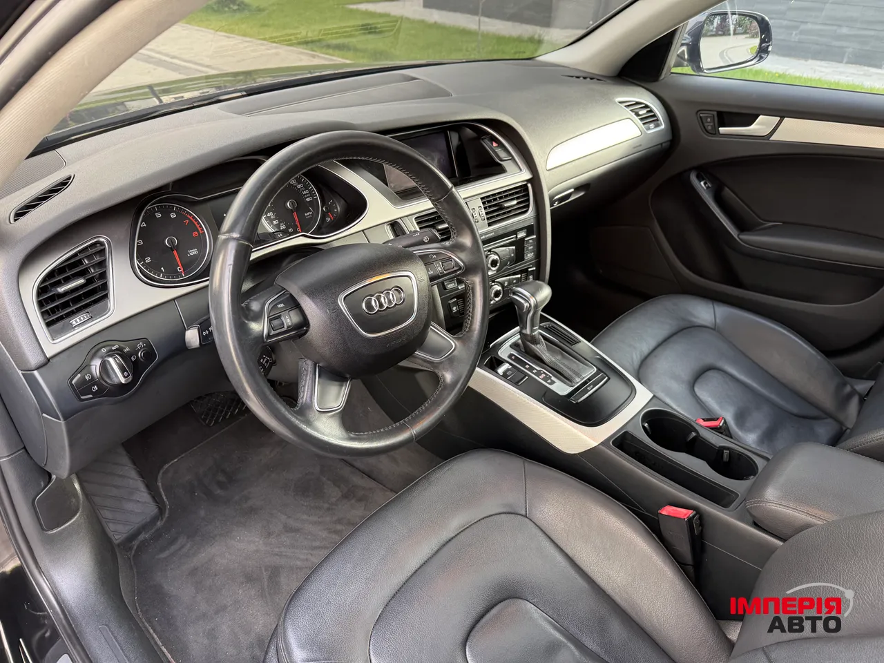 Audi A4 - фото 21