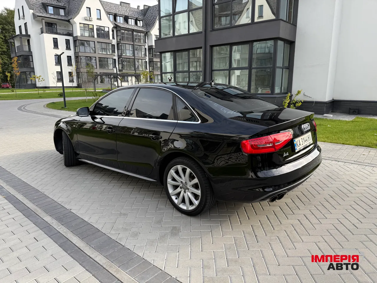 Audi A4 - фото 17