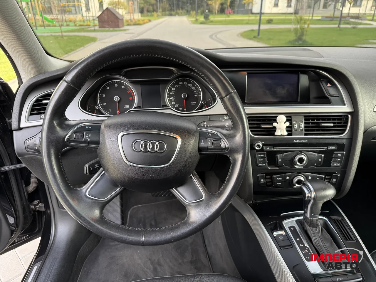 Audi A4 - фото 23