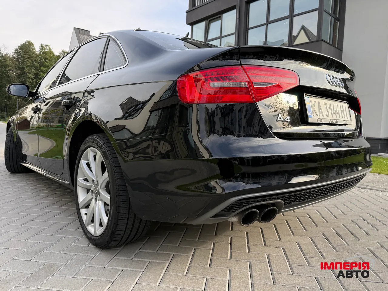 Audi A4 - фото 16