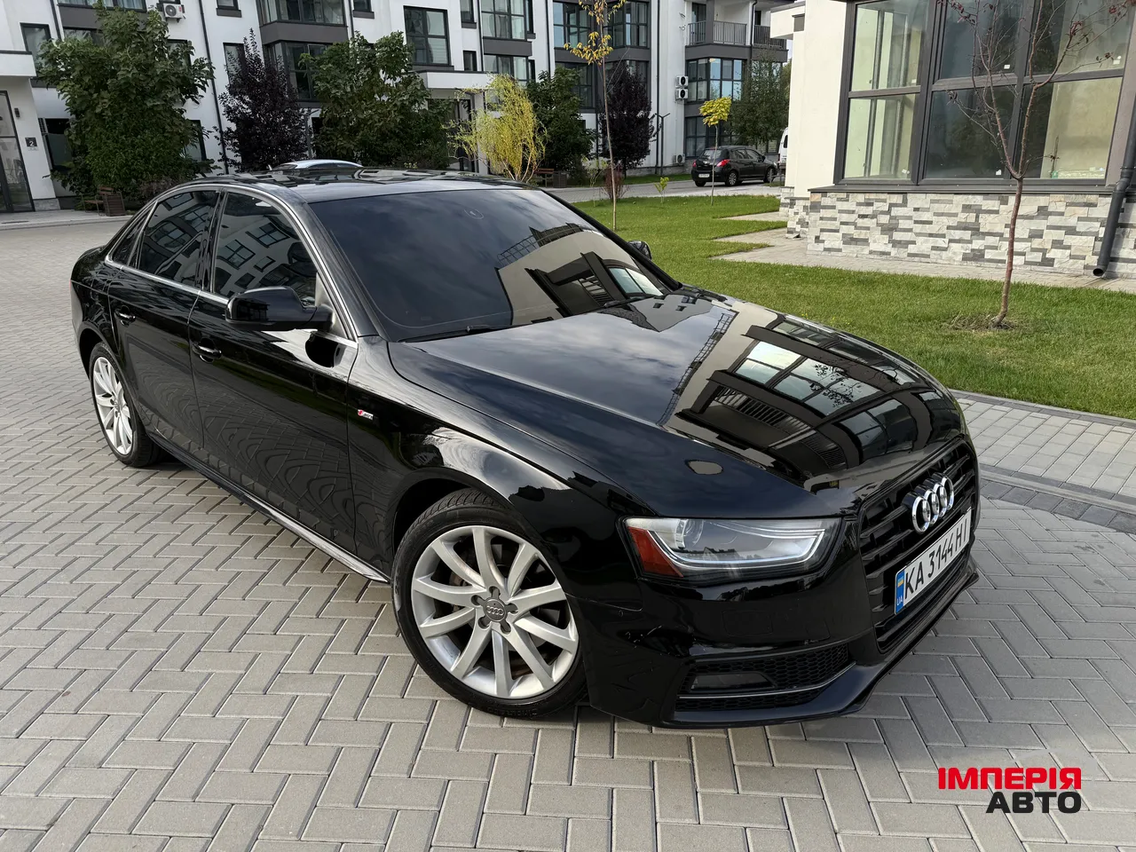 Audi A4 - фото 5