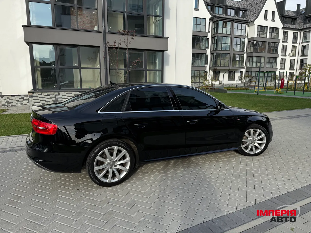 Audi A4 - фото 13