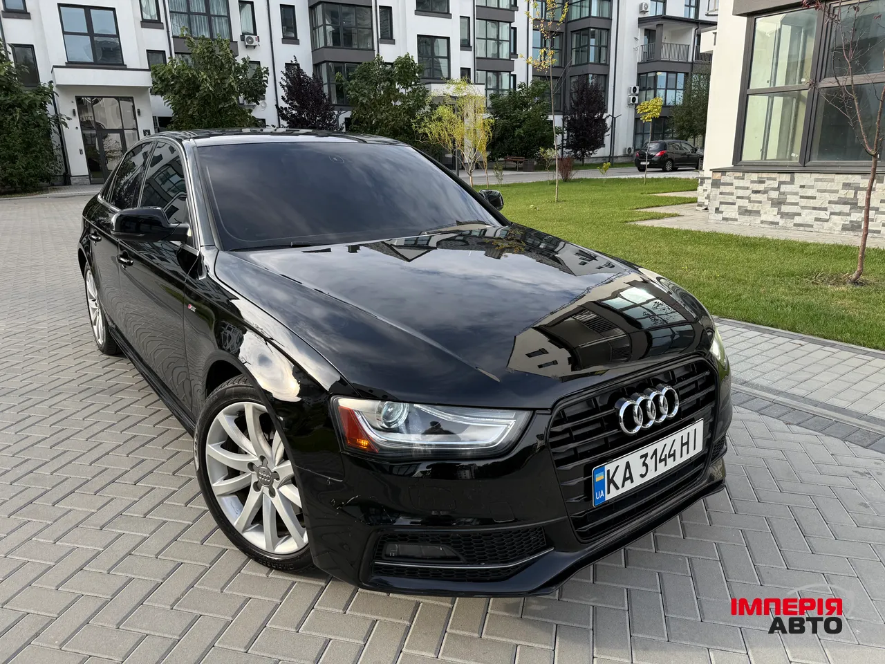 Audi A4 - фото 2