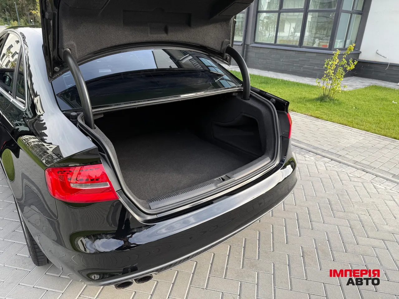 Audi A4 - фото 18