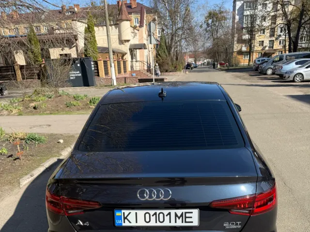 Audi A4 - фото 3