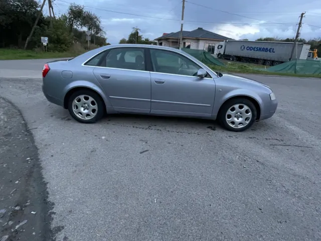 Audi A4 - фото 4