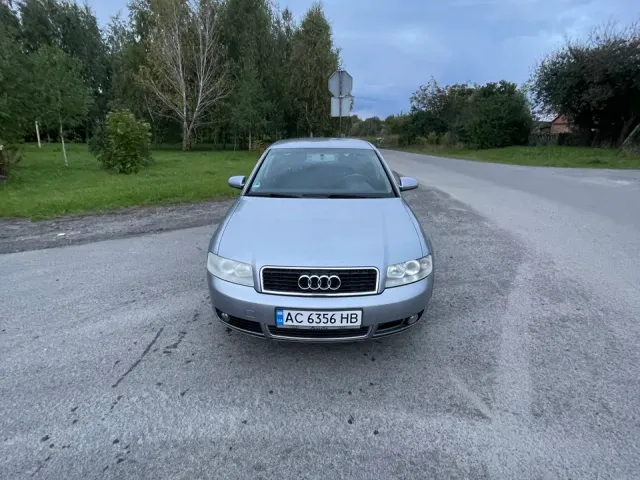 Audi A4 - фото 2