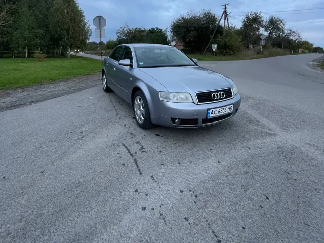 Audi A4 - фото 1