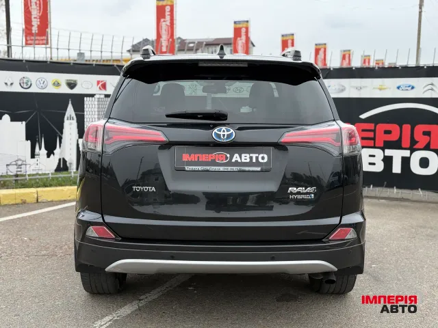 Toyota RAV4 - фото 3