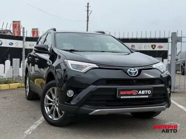 Toyota RAV4 - фото 2