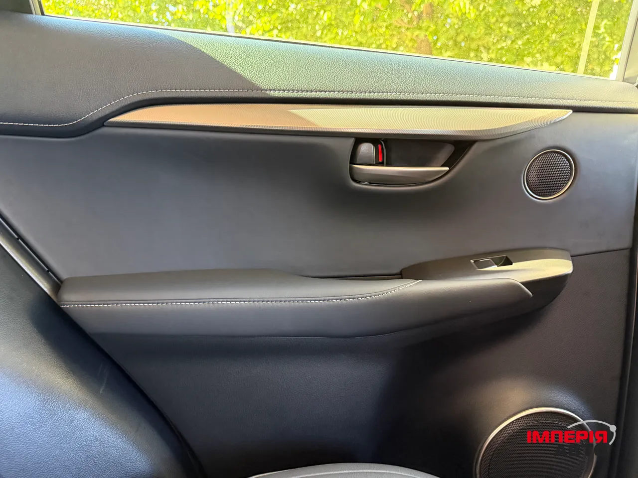 Lexus NX - фото 30