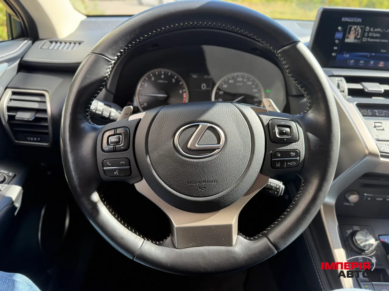 Lexus NX - фото 9