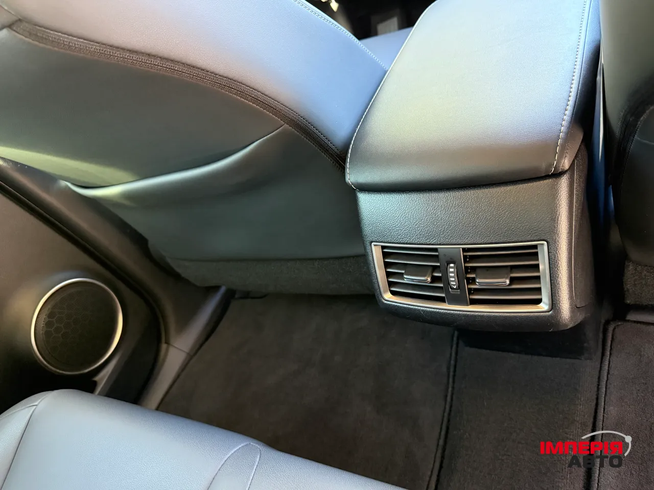 Lexus NX - фото 28