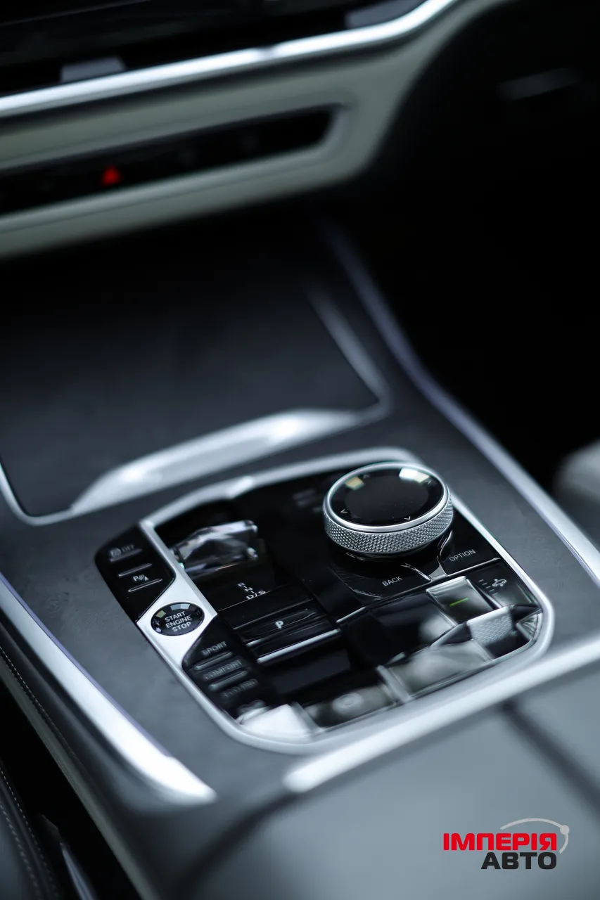 BMW X7 - фото 17