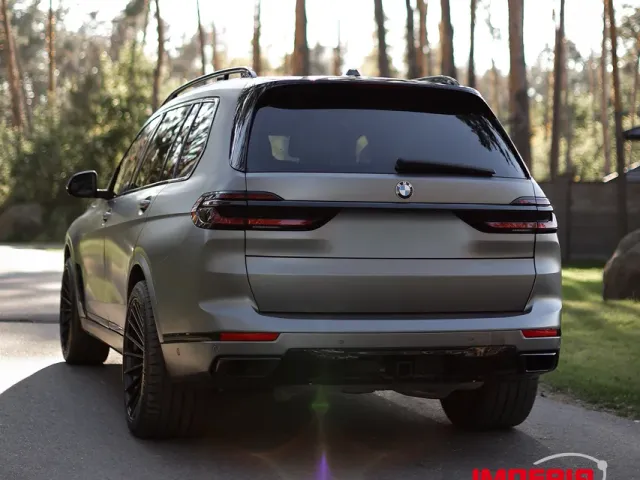 BMW X7 - фото 2