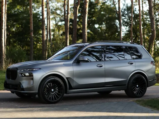 BMW X7 - фото 1