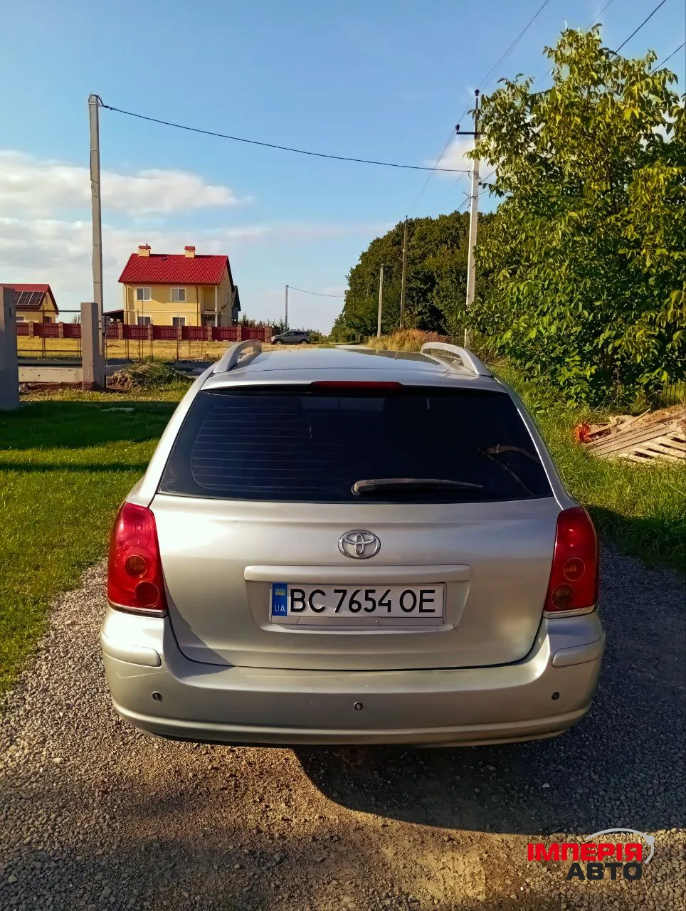 Toyota Avensis - фото 2