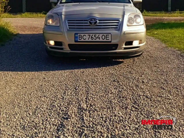 Toyota Avensis - фото 4