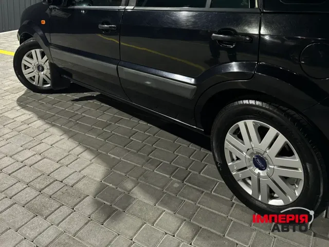 Ford Fusion - фото 4