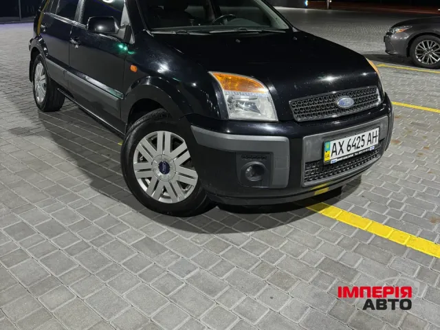 Ford Fusion - фото 1