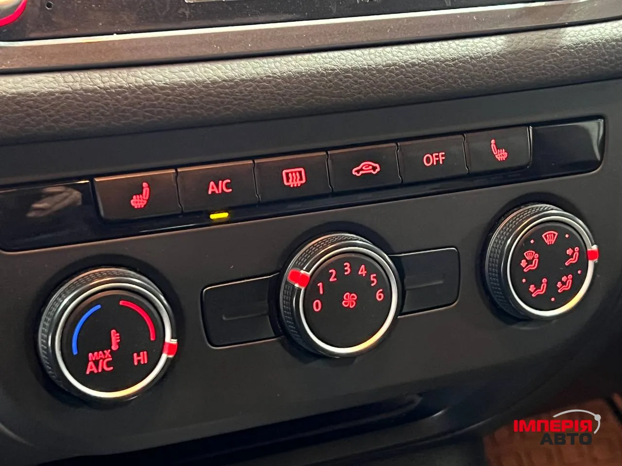 Volkswagen Tiguan - фото 15