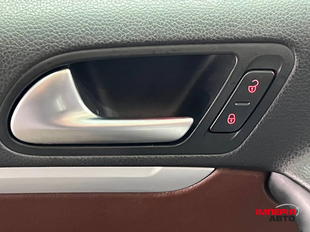 Volkswagen Tiguan - фото 10