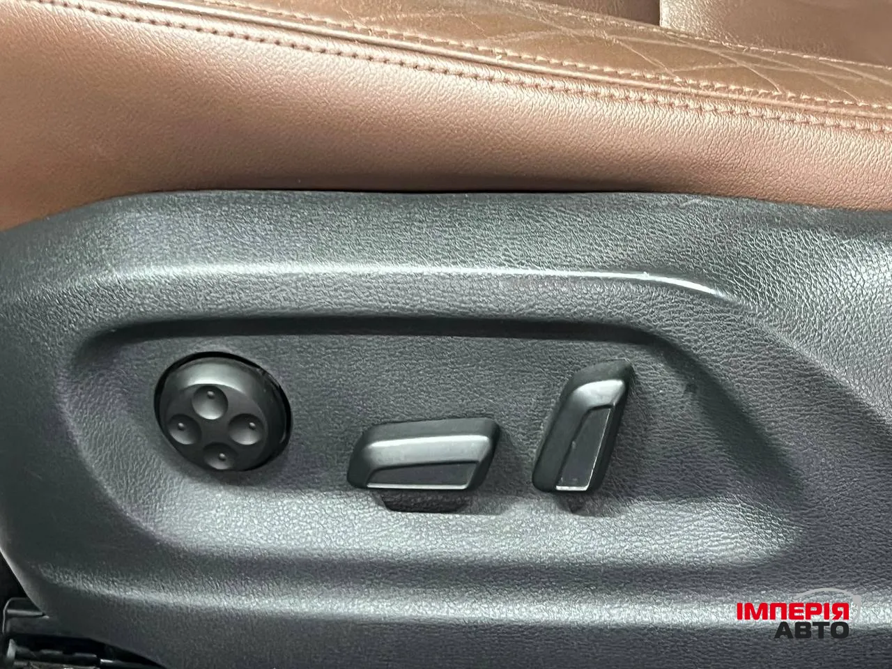 Volkswagen Tiguan - фото 14