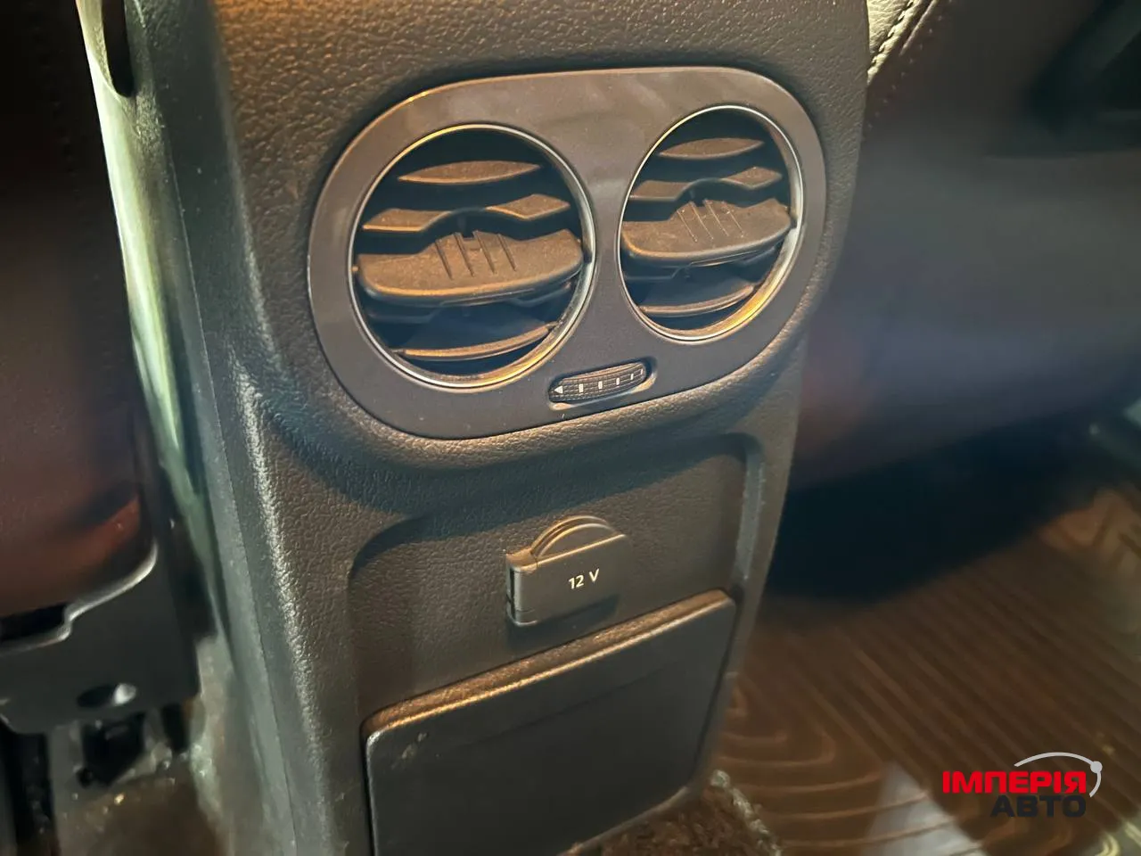 Volkswagen Tiguan - фото 26