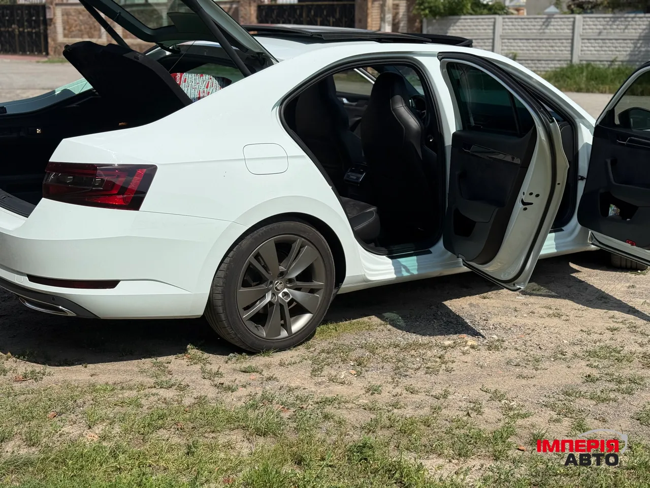 Skoda Superb - фото 8