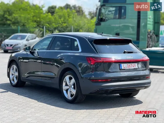 Audi e-tron - фото 2