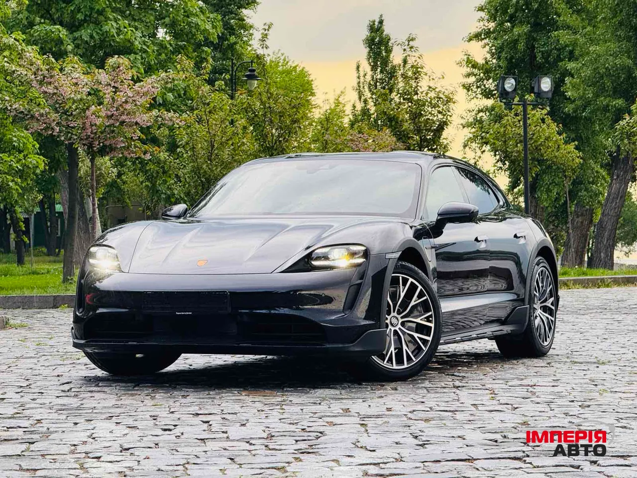 Porsche Taycan - фото 1