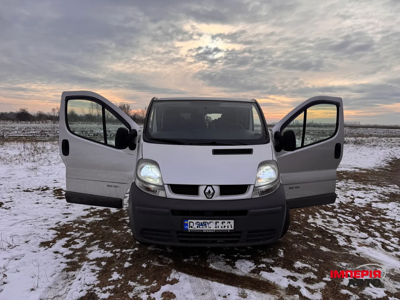 Renault Trafic - фото 9