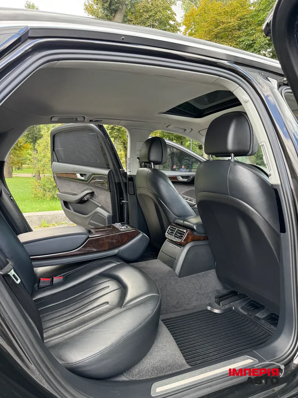 Audi A8 - фото 8