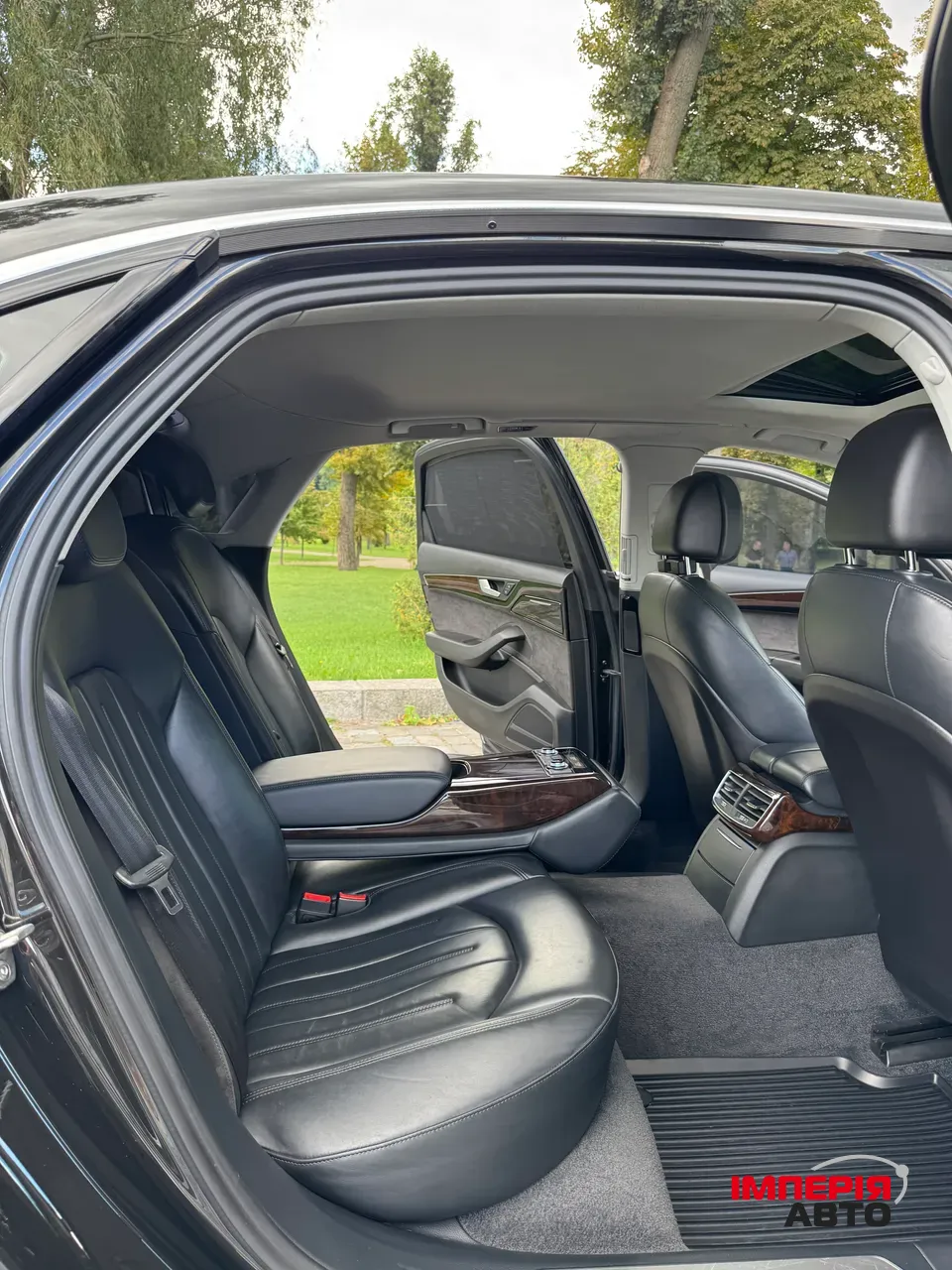 Audi A8 - фото 6